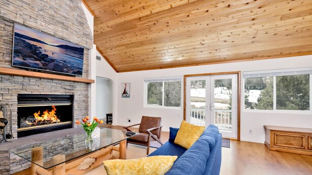 House, 4 Bedrooms | Living room - Lassen Paradise #2010 by Big Bear Vacations (Big Bear Lake)