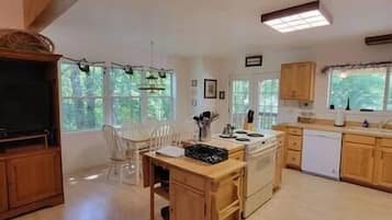 Kookgerei, borden en bestek