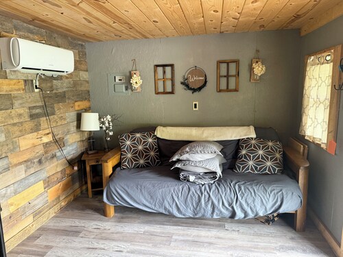 Cottonwood Cabin - Cozy Retreat w/ Fire Pit & 150 Acres