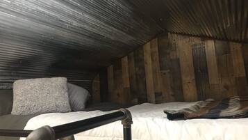 1 bedroom, bed sheets, wheelchair access