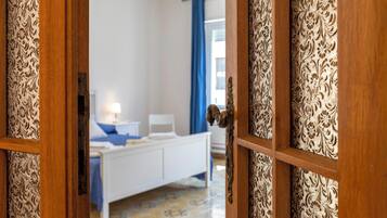 4 camere, ferro/asse da stiro, Wi-Fi gratuito, lenzuola