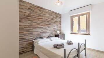 2 camere, ferro/asse da stiro, Wi-Fi gratuito, lenzuola