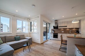 TV - City Apartment Flora in MERANO with terrace and garage (Meran)