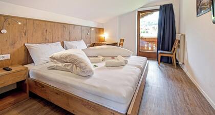 Ferienwohnung "Residenz Condor Gitschberg" mit Bergblick, Sauna & Garten