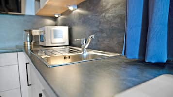 Refrigerador, microondas, parrilla de estufa y lavavajillas