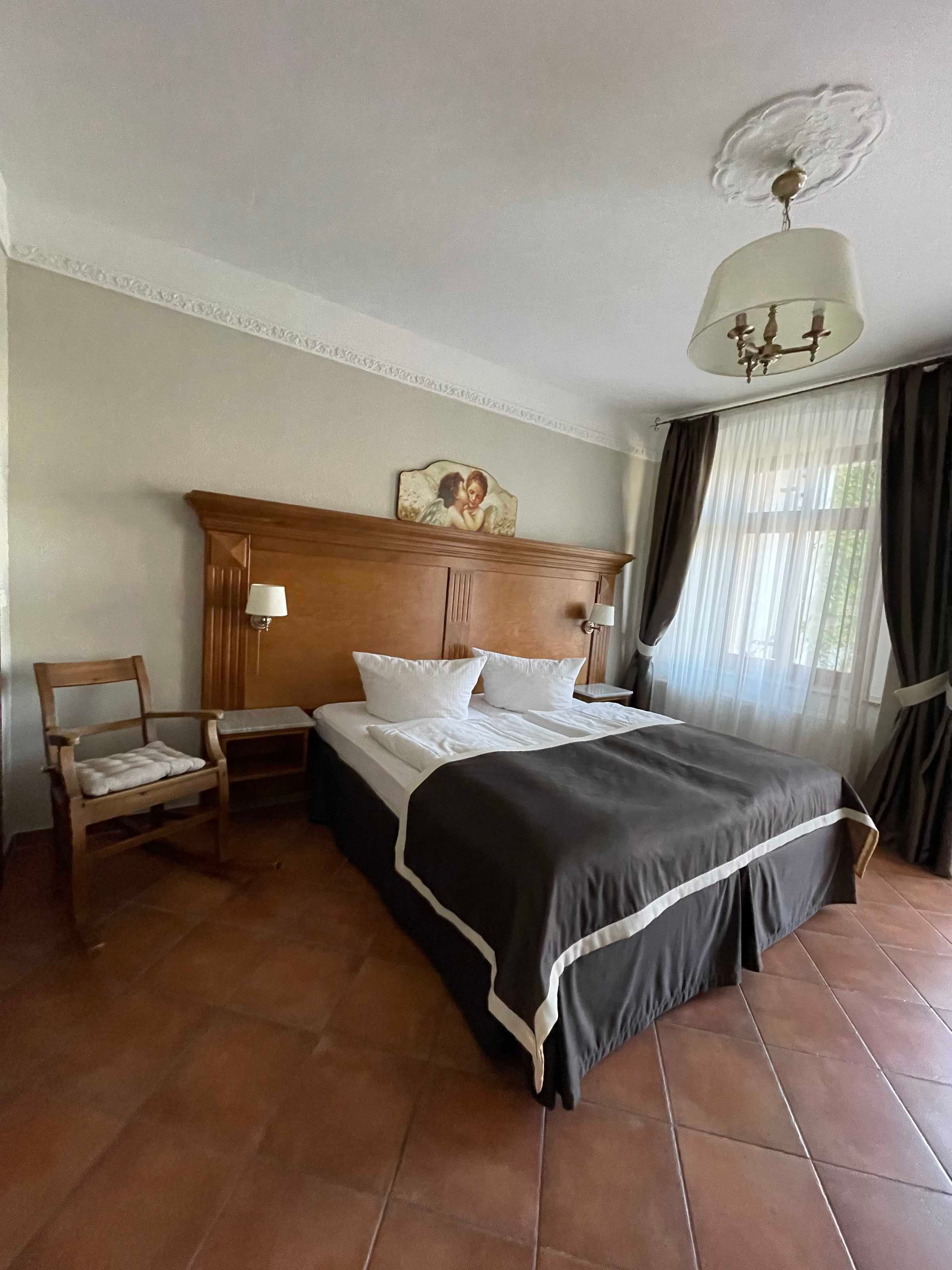 2 bedrooms, in-room safe, WiFi, bed sheets