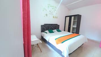 House, 4 Bedrooms | 4 bedrooms, desk, soundproofing, rollaway beds