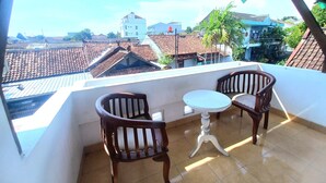 Rumah, 4 kamar tidur | Teras/patio