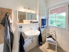 Unclassified image, 4 of 19, button