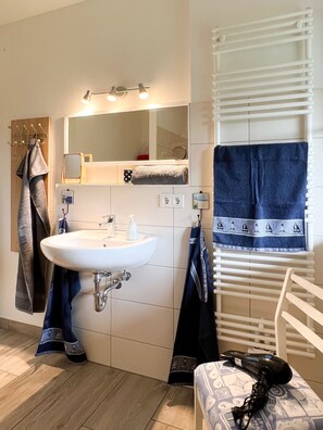 Unclassified image, 2 of 19, button