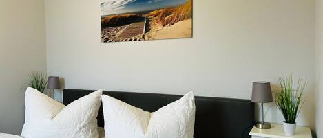 3 habitaciones, tabla de planchar con plancha, cuna de viaje y wifi