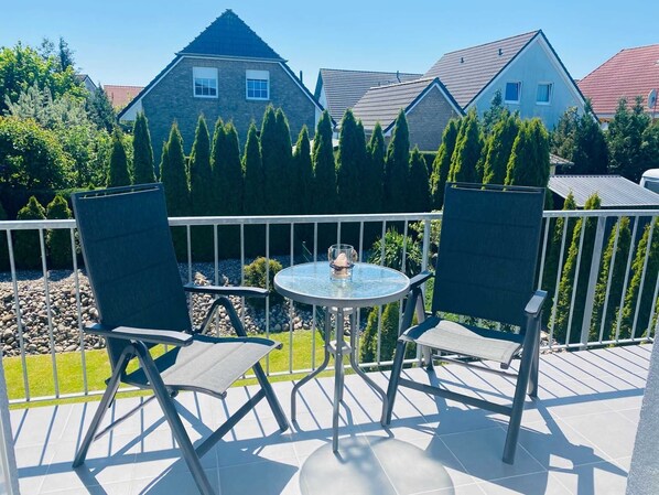 Unclassified image, 1 of 31, button