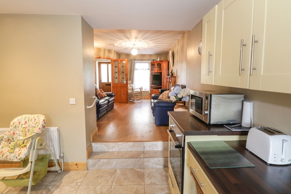 Cottage | Living area