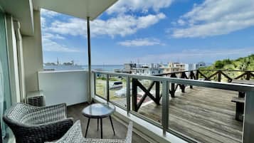 Superior Suite Condo with Deck, Non Smoking | Terrace/patio