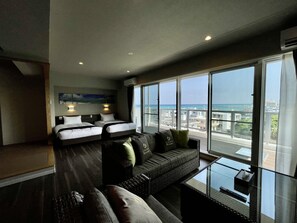 ดีลักซ์คอนโด, ปลอดบุหรี่, เห็นวิวมหาสมุทรบางส่วน (Suite) | ผ้านวมขนเป็ด, Wi-Fi ฟรี, ผ้าปูที่นอน