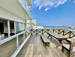 Apartamento superior, no fumadores (Suite, Deck) | Terraza o patio