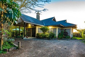Exterior - Mount Kenya Villas has spectacular views that overlook Mount Kenya (Nanyuki)