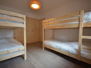 2 bedrooms, free WiFi