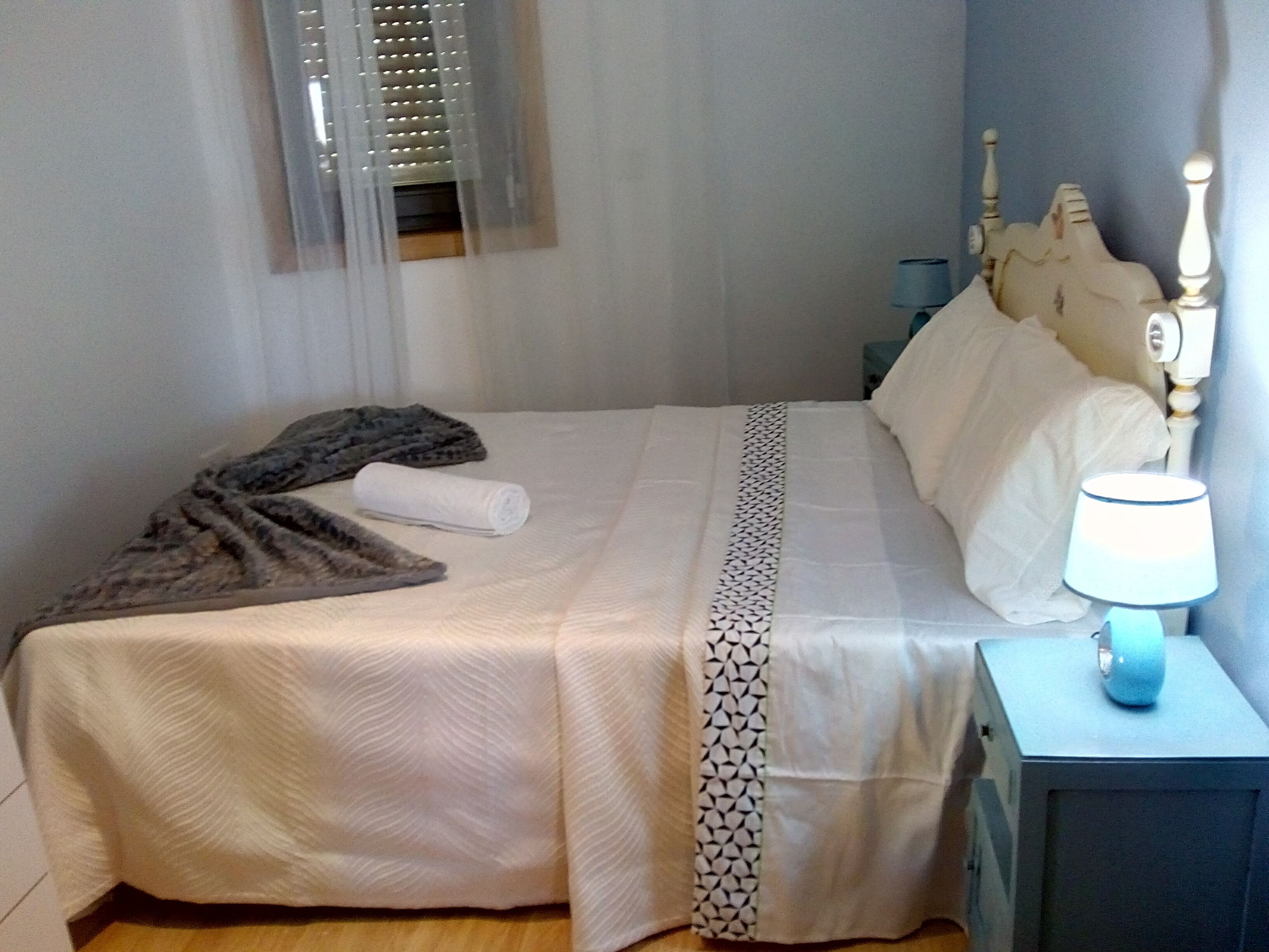 2 chambres, fer et planche à repasser, Wi-Fi gratuit, draps fournis