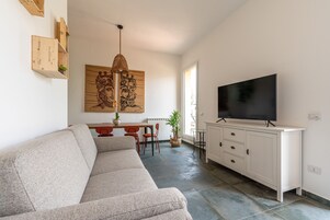Business Condo | Living area