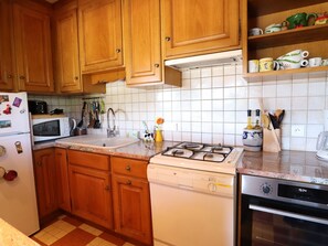 Refrigerador, microondas, horno y lavavajillas 