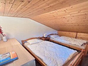 3 bedrooms, iron/ironing board