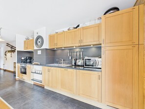 Fridge, microwave, dishwasher, coffee/tea maker