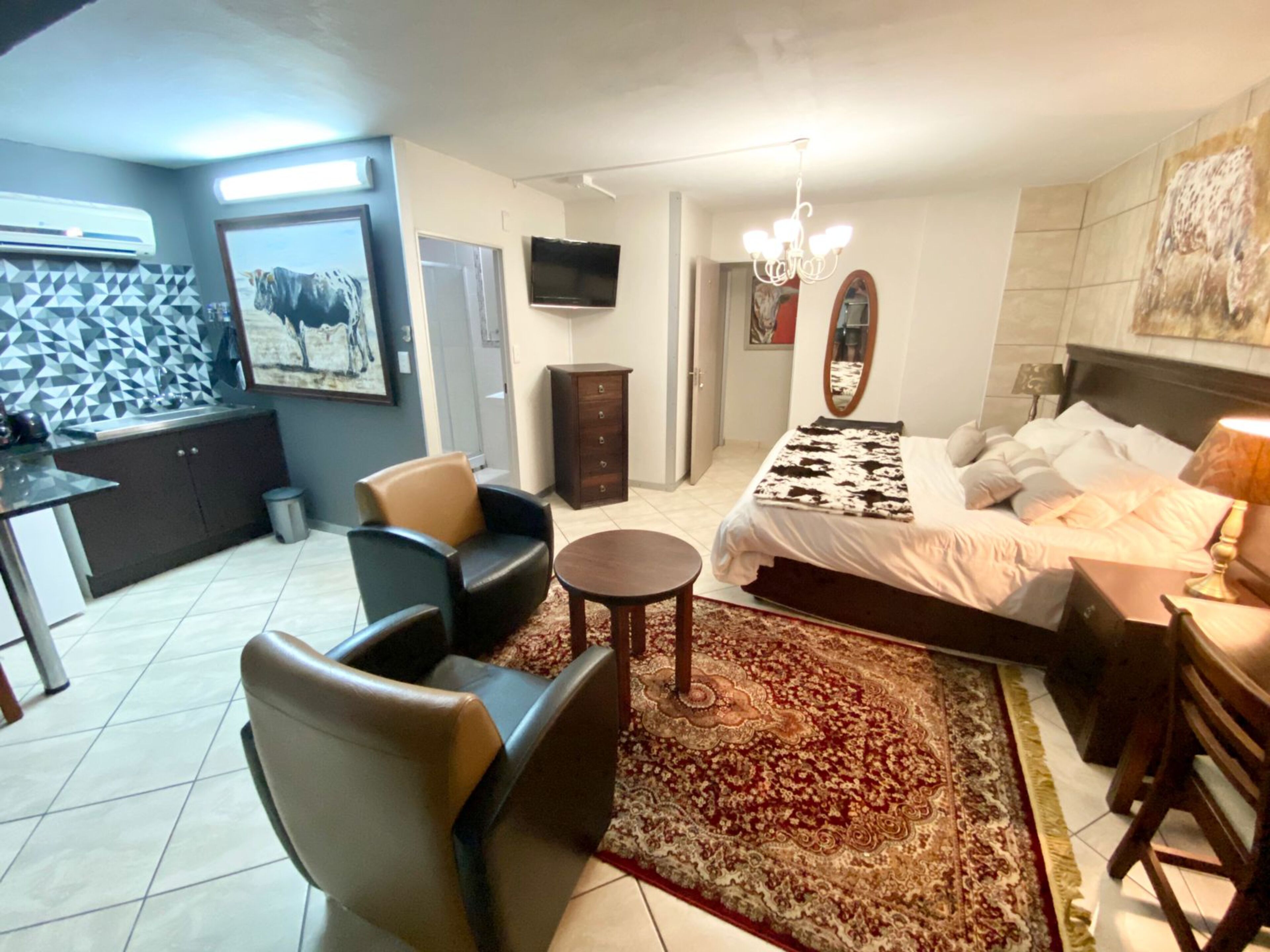 Caja de seguridad en la habitación y decoración personalizada 