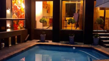Fachada del alojamiento - Noche