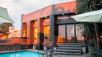 Outdoor pool, pool umbrellas