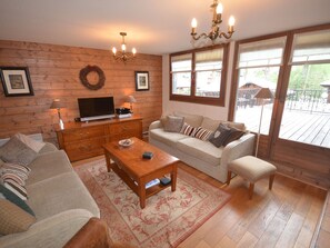 TV, DVD player - Les Gets - Lovely 3-bedroom apartment with terrace and parking, 4 stars, in the heart of the village (Les Gets)