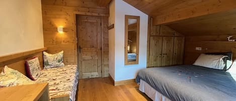 4 chambres, bureau, fer et planche à repasser, Wi-Fi gratuit