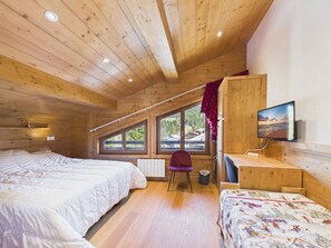 4 Schlafzimmer, Schreibtisch, Bügeleisen/Bügelbrett, kostenloses WLAN