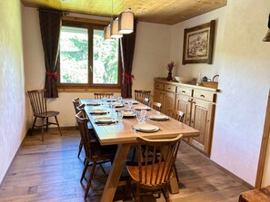 Dining - Les Gets - Renovated apartment 12 pax, 4 bdrm, parking, WIFI, near slopes (Les Gets)