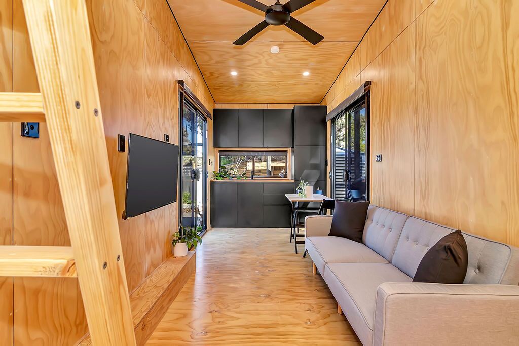 Tiny House — image 7