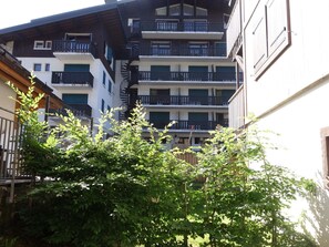 Exterior - Central Les Gets Apartment with Terrace, Garage and WIFI (Les Gets)