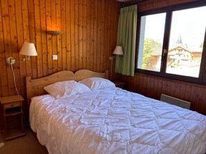 2 Schlafzimmer, Bügeleisen/Bügelbrett, kostenloses WLAN