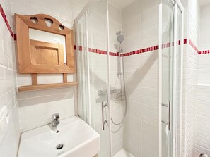 Bathroom - Charming Studio Near Center, Ski Lifts & Free Shuttle (Les Gets)