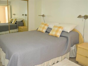 1 bedroom, iron/ironing board, WiFi