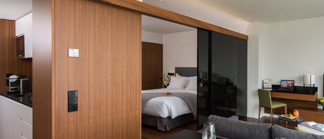Premier Suite | Premium bedding, in-room safe, laptop workspace, blackout curtains