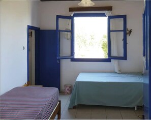 2 bedrooms, bed sheets