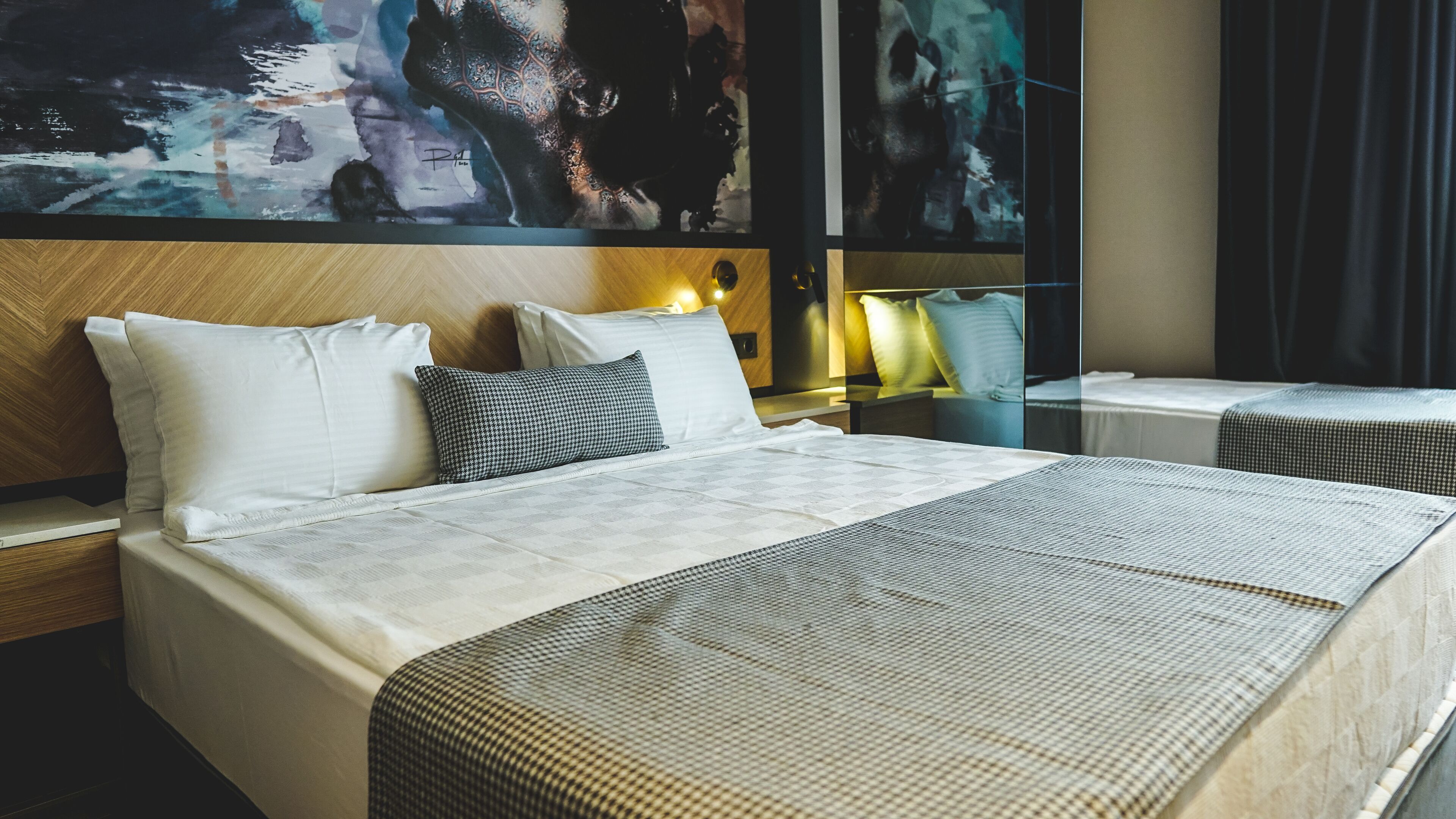 panoramic room, 2 bedrooms, lanai | minibar, free wifi, bed sheets