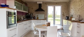 4 bedrooms sleeps 12 in large property with large wooded grounds in a quiet location