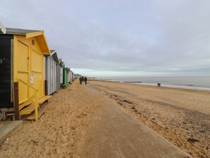 Cottage | Interior - Yellow House on the Corner (Frinton-on-Sea)