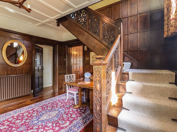 Cottage | Interior - Yellow House on the Corner (Frinton-on-Sea)
