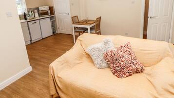 Cottage | 1 bedroom, individually decorated, individually furnished, free WiFi