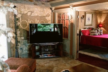 Image de lâhĂ©bergement Top location, no cleaning fee, everthings close B