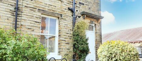 Cottage | Front of property