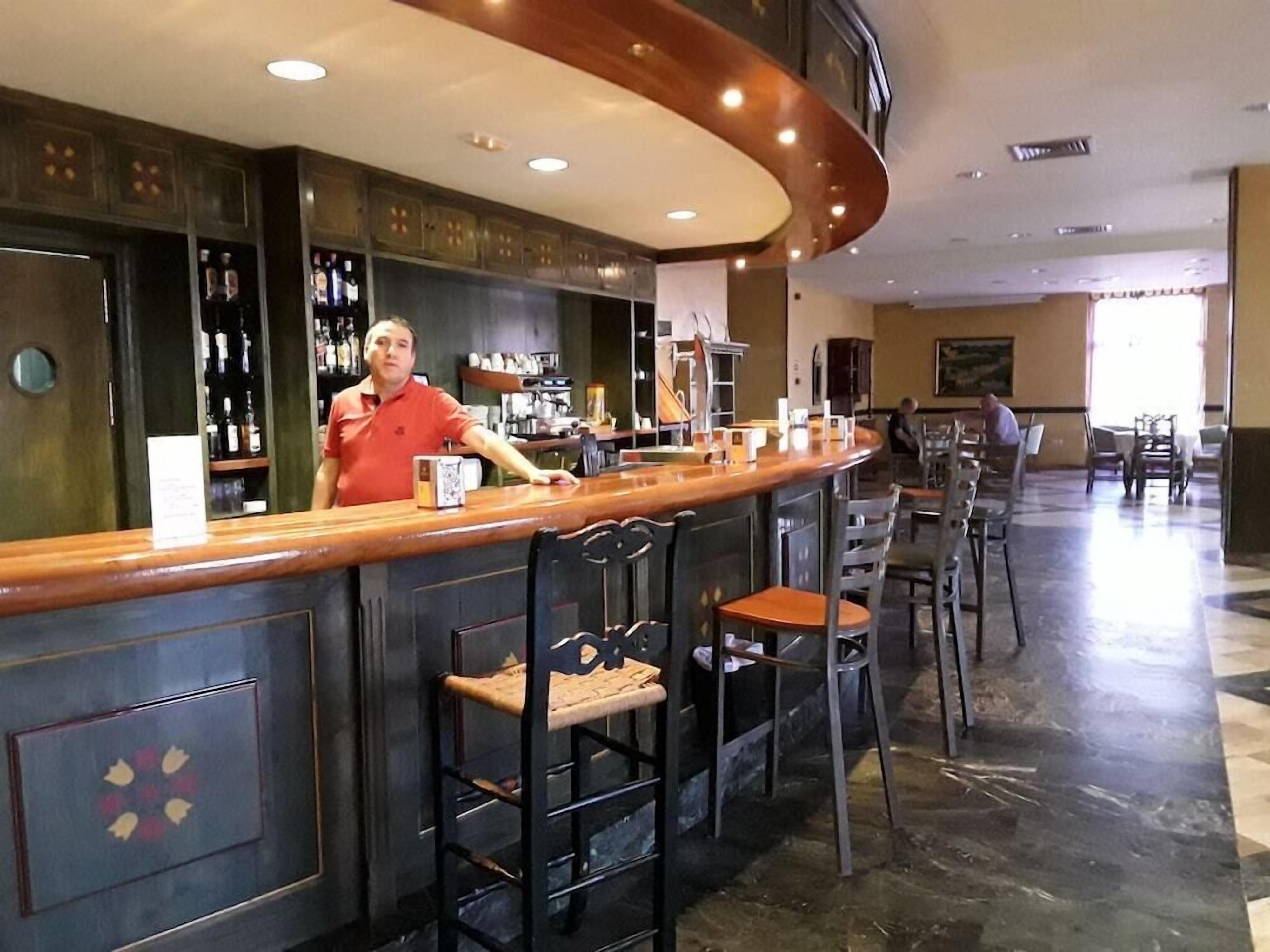 بار (في المنشاة)