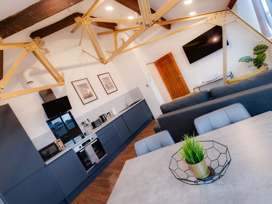Appartamento | Area soggiorno | TV a schermo piatto 48 pollici con canali via cavo, Smart TV, Netflix